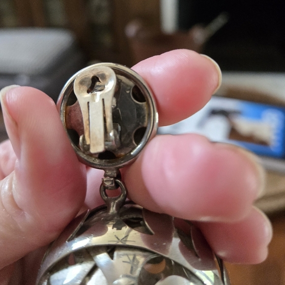 Vintage Silver Metal Earrings - Picture 7 of 7